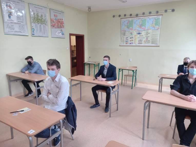 Maturzyści przed egzaminem z języka angielskiego